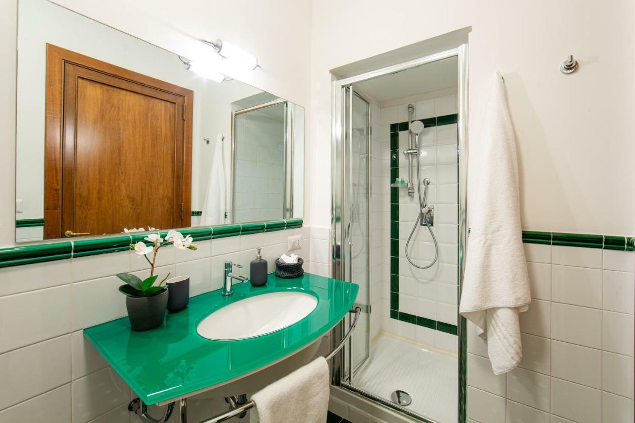 Lombardia40 Luxury Suites 로마 외부 사진