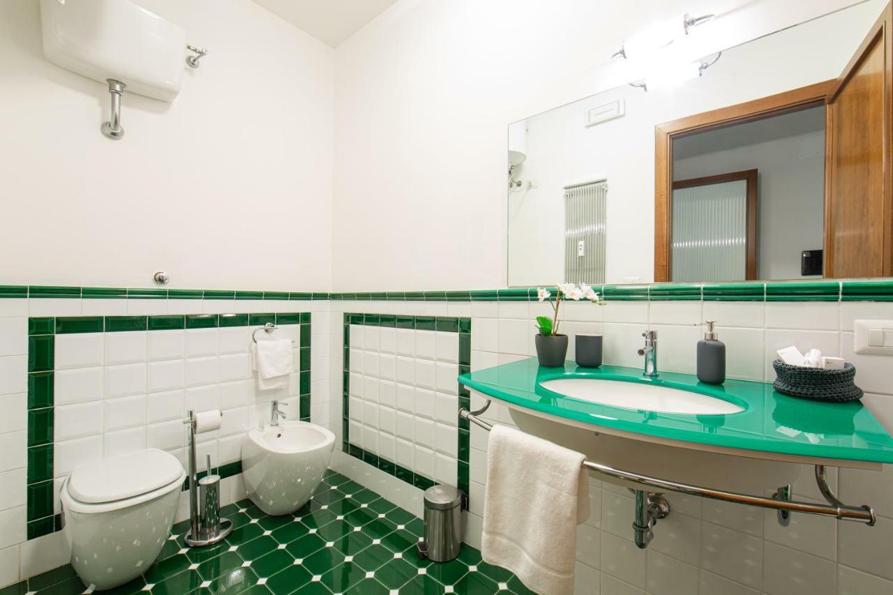Lombardia40 Luxury Suites 로마 외부 사진